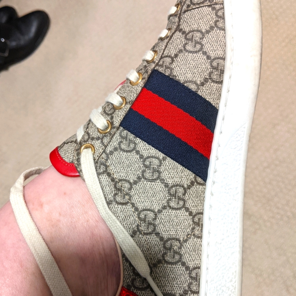 GUCCI sneaker worn once